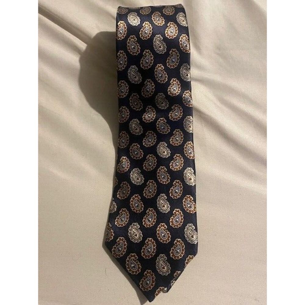 70'S VINTAGE YVES SAINT LAURENT‎ 100% SILK Men's BLUE PAISLEY NeckTie $200 - Picture 7 of 11